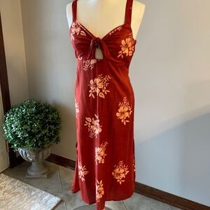 NWT Sun dress casual Adjustable button straps. Pic a boo tie front . Size Small